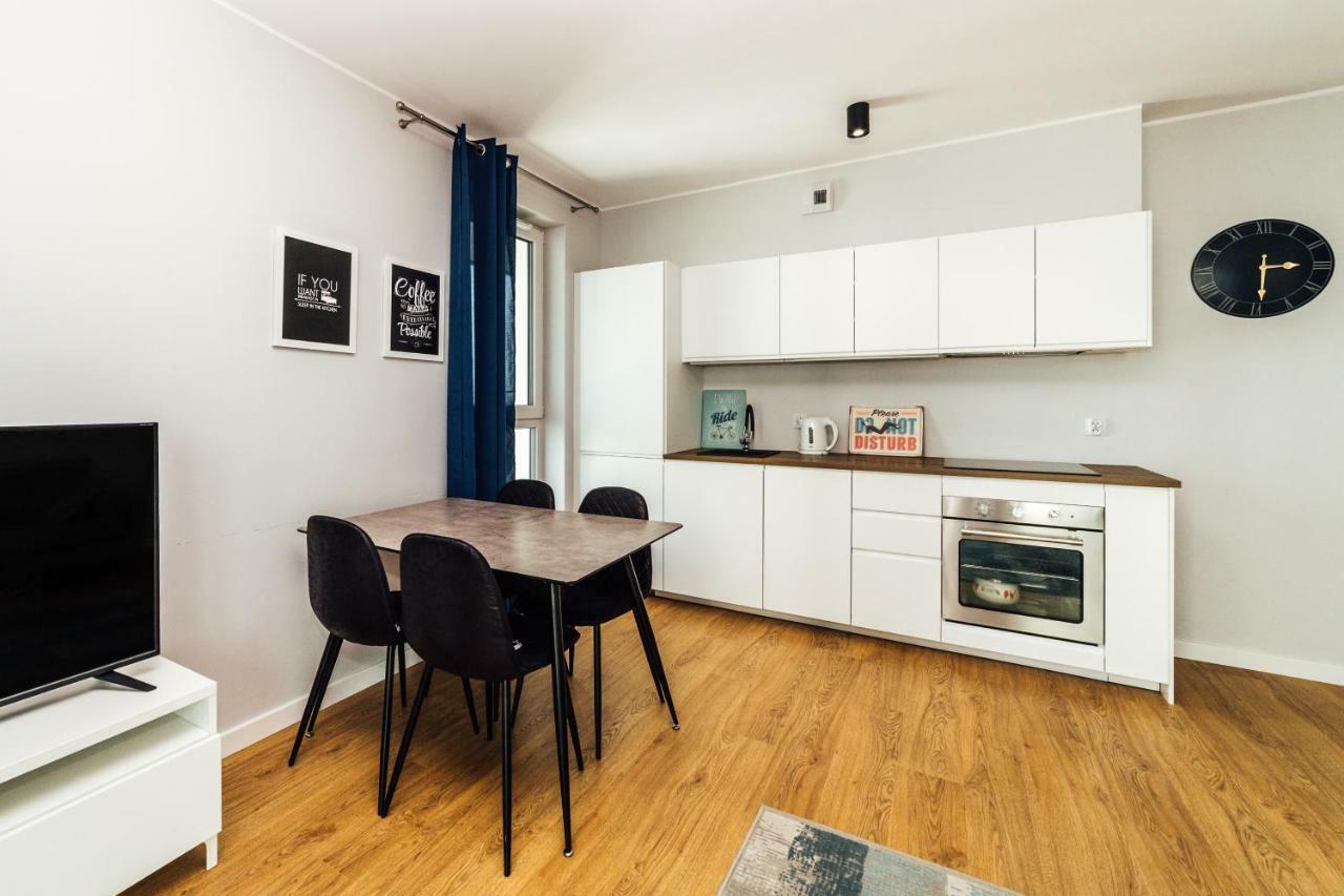 Pobookowane Stocznia Apartments Гданськ Екстер'єр фото