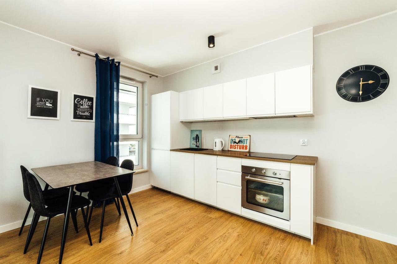 Pobookowane Stocznia Apartments Гданськ Екстер'єр фото