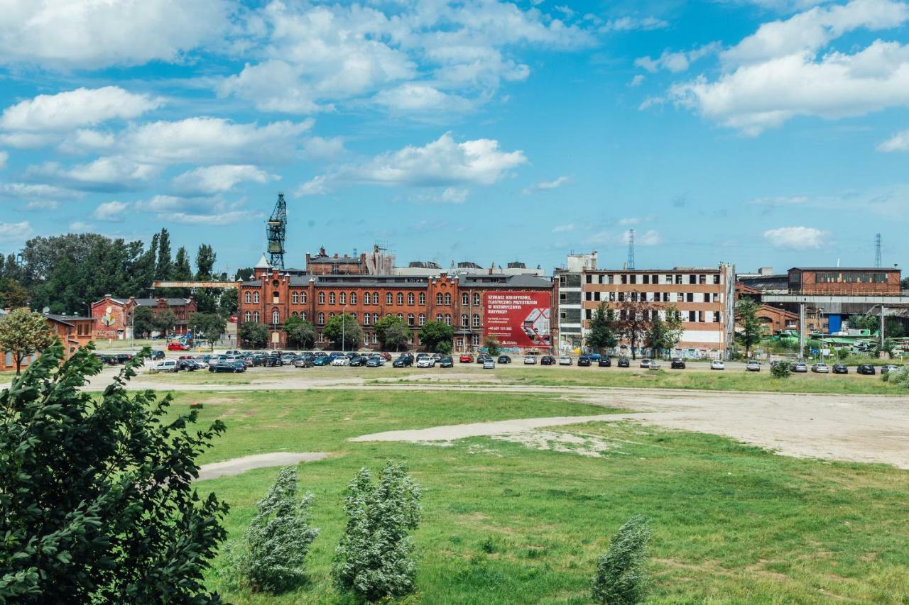 Pobookowane Stocznia Apartments Гданськ Екстер'єр фото